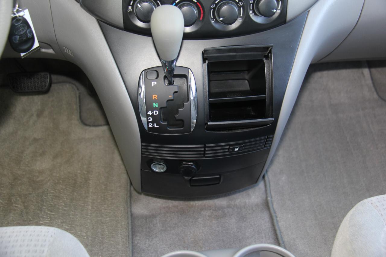 Toyota Sienna CE FWD 7-Passenger 2007