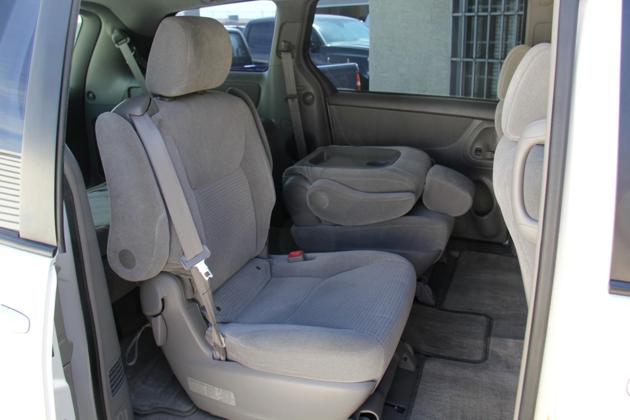 Toyota Sienna CE FWD 7-Passenger 2007