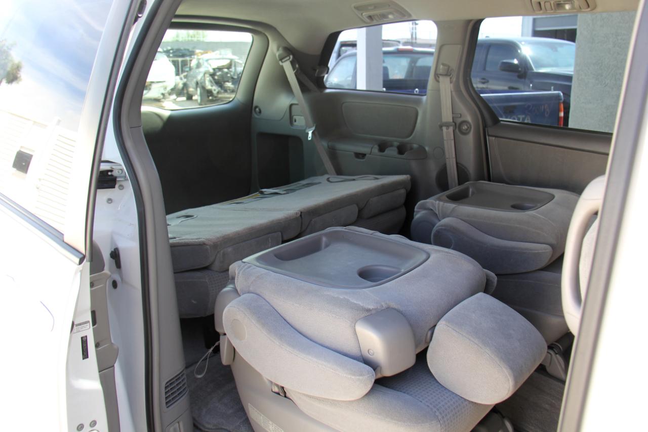 Toyota Sienna CE FWD 7-Passenger 2007