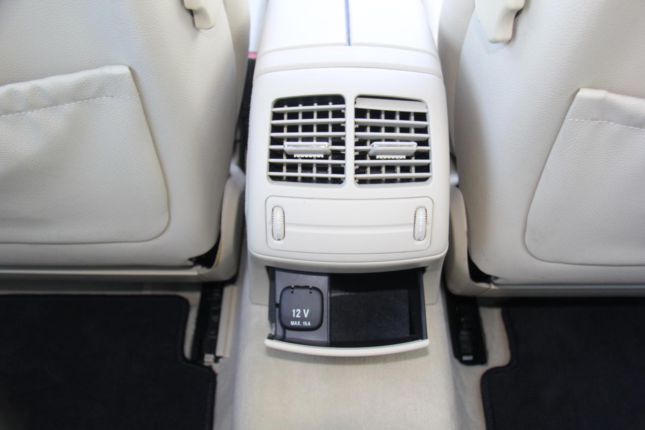 Mercedes-Benz E-Class photo 18