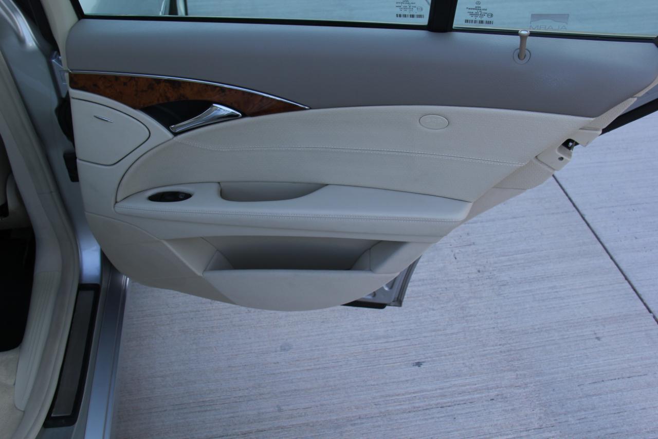 Mercedes-Benz E-Class photo 28