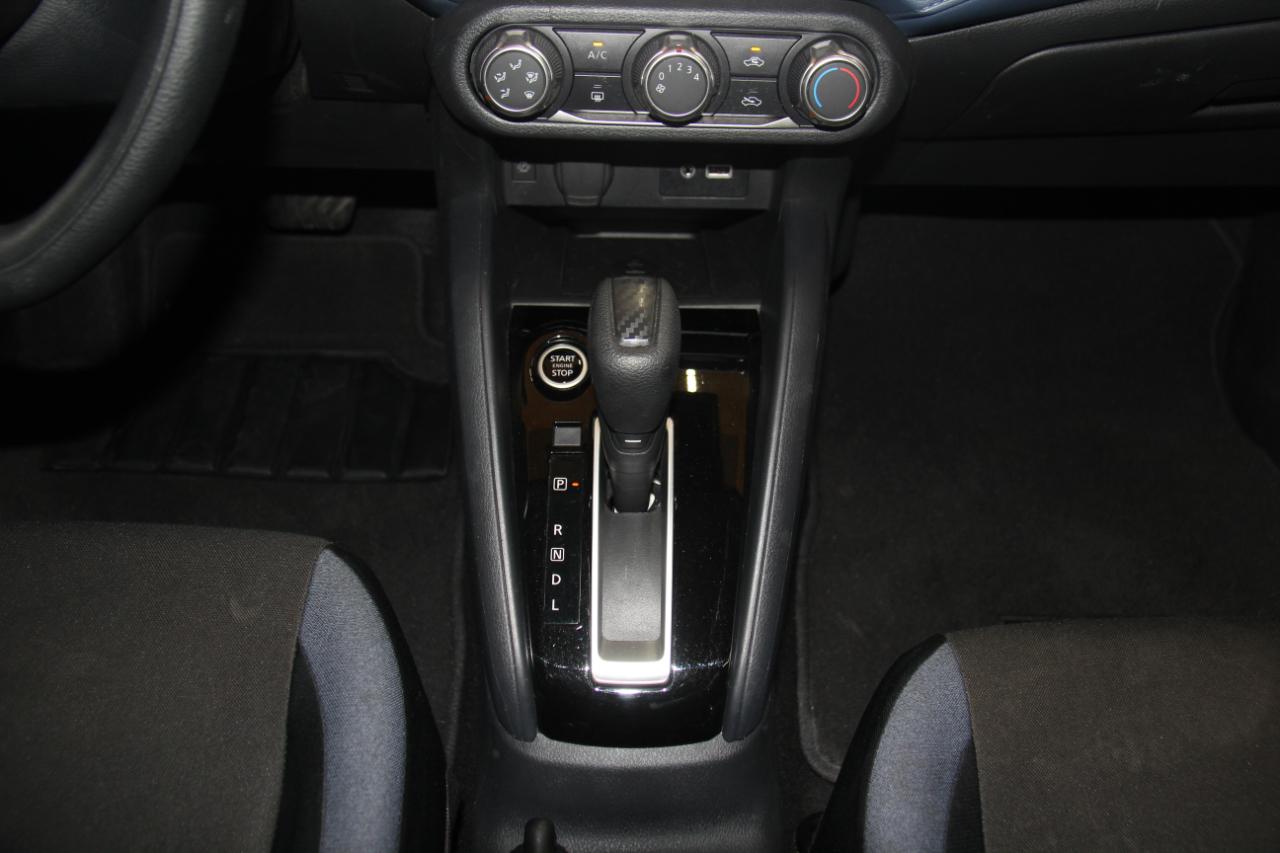 Nissan Versa SV 2025