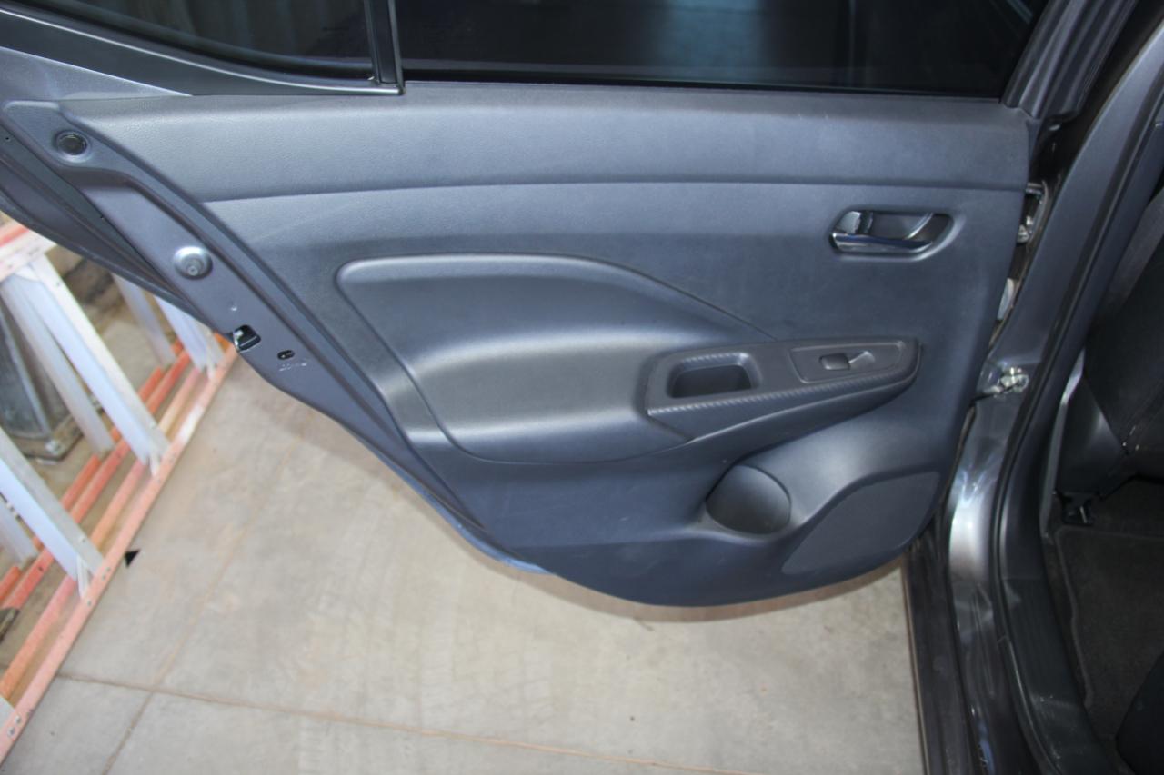 Nissan Versa SV 2025