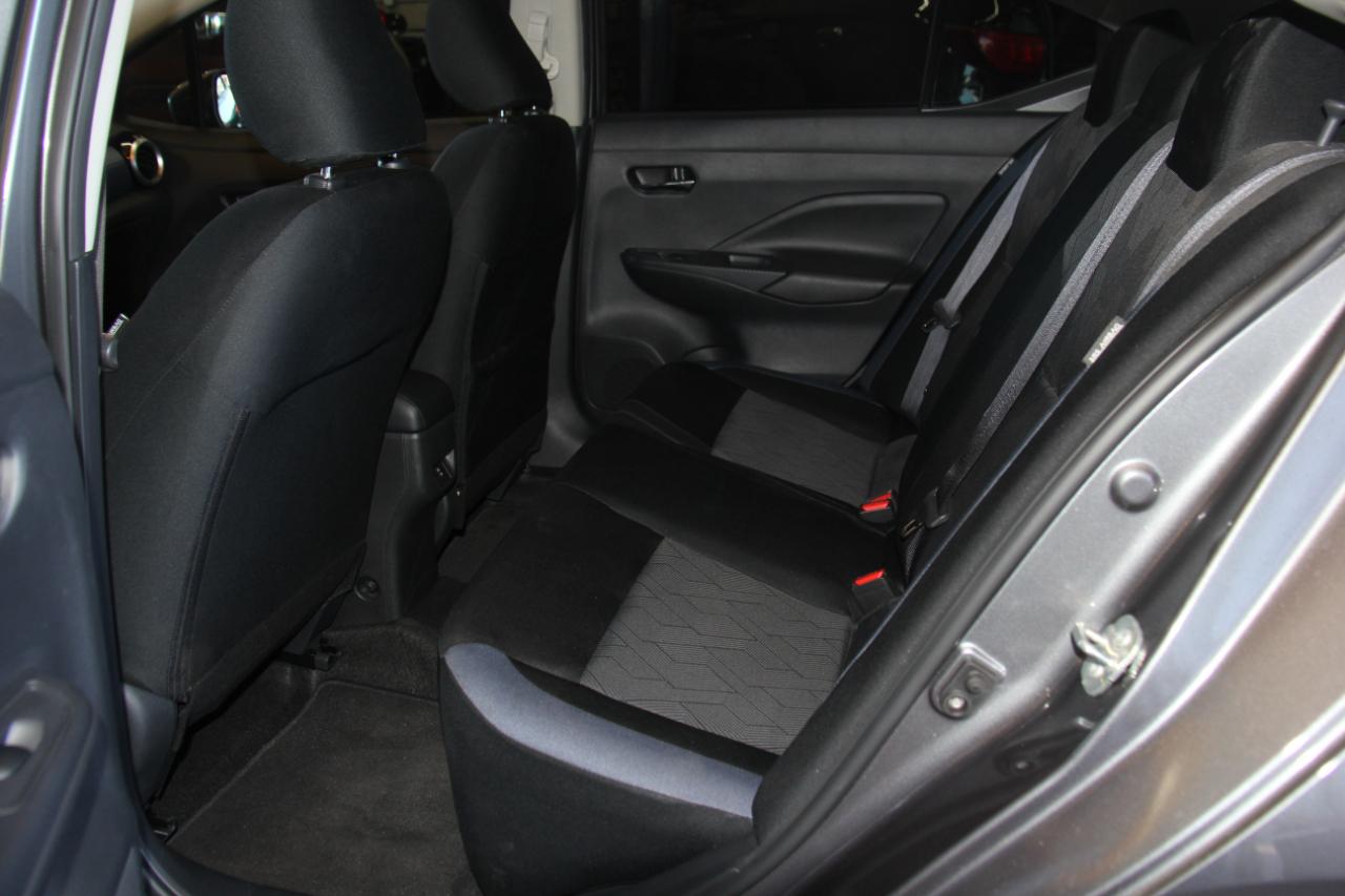 Nissan Versa SV 2025