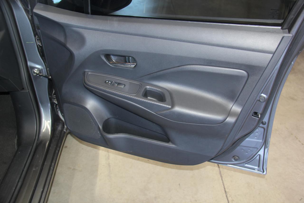 Nissan Versa SV 2025