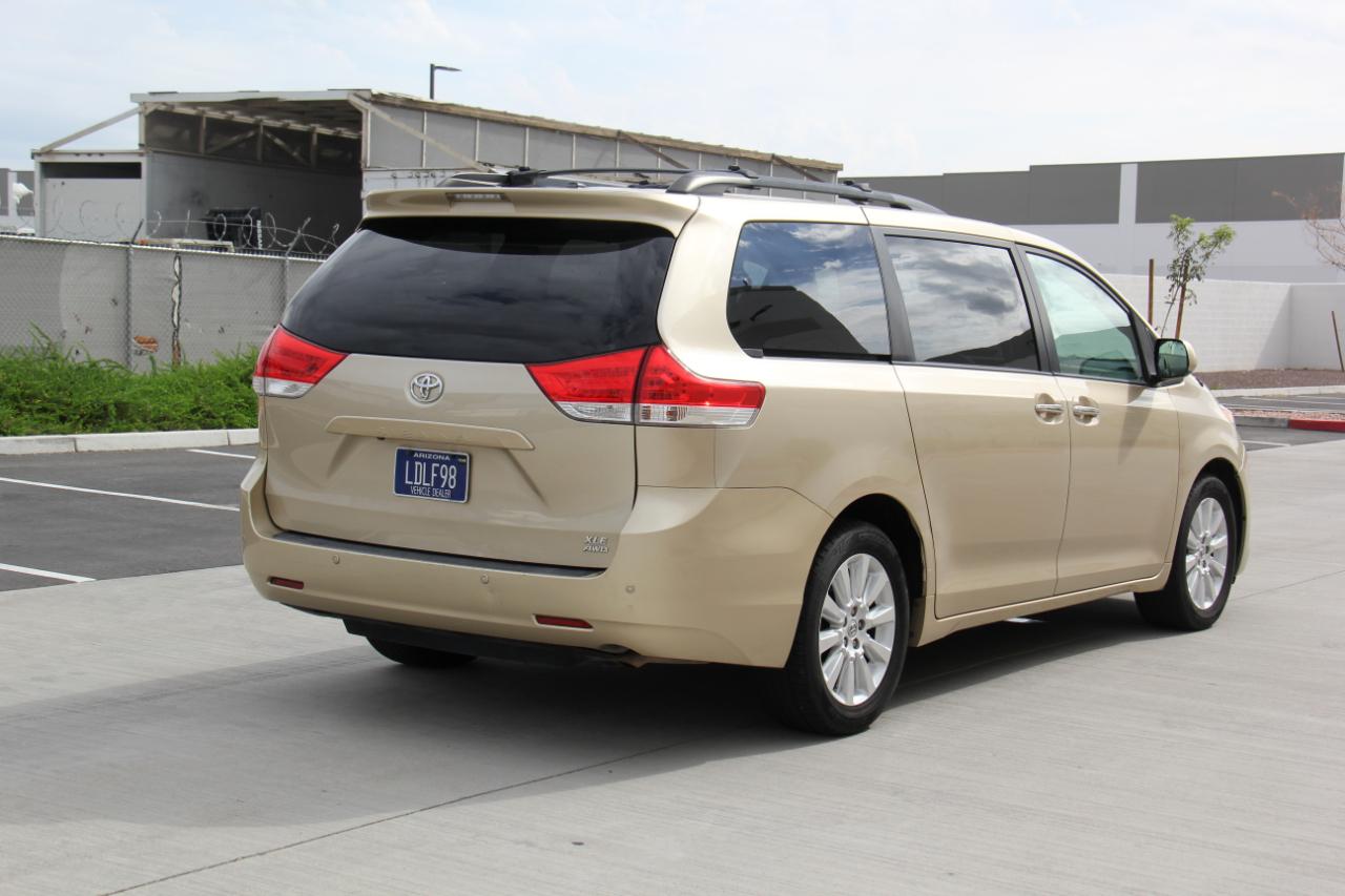 Toyota Sienna  2014