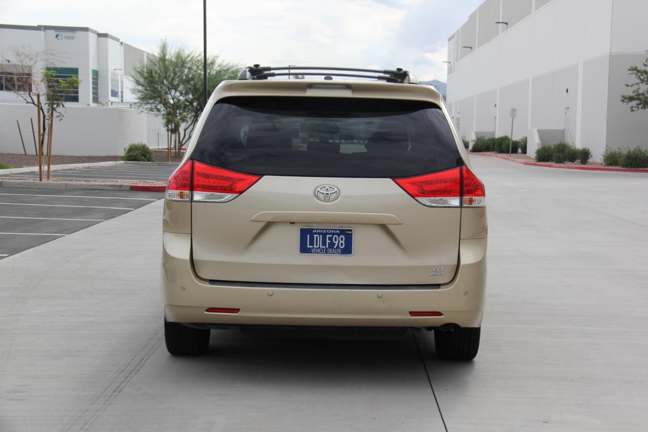 Toyota Sienna  2014