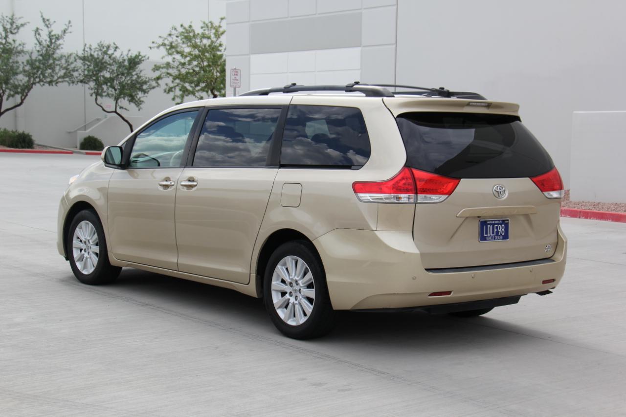 Toyota Sienna  2014