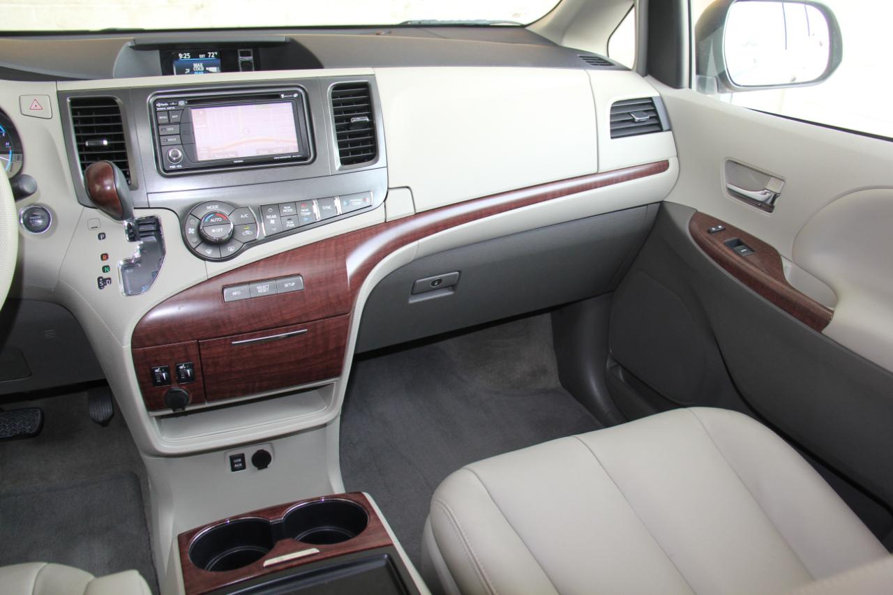 Toyota Sienna  2014