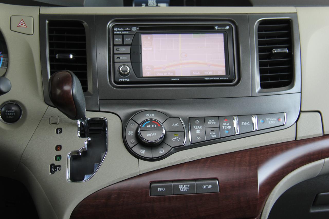 Toyota Sienna  2014