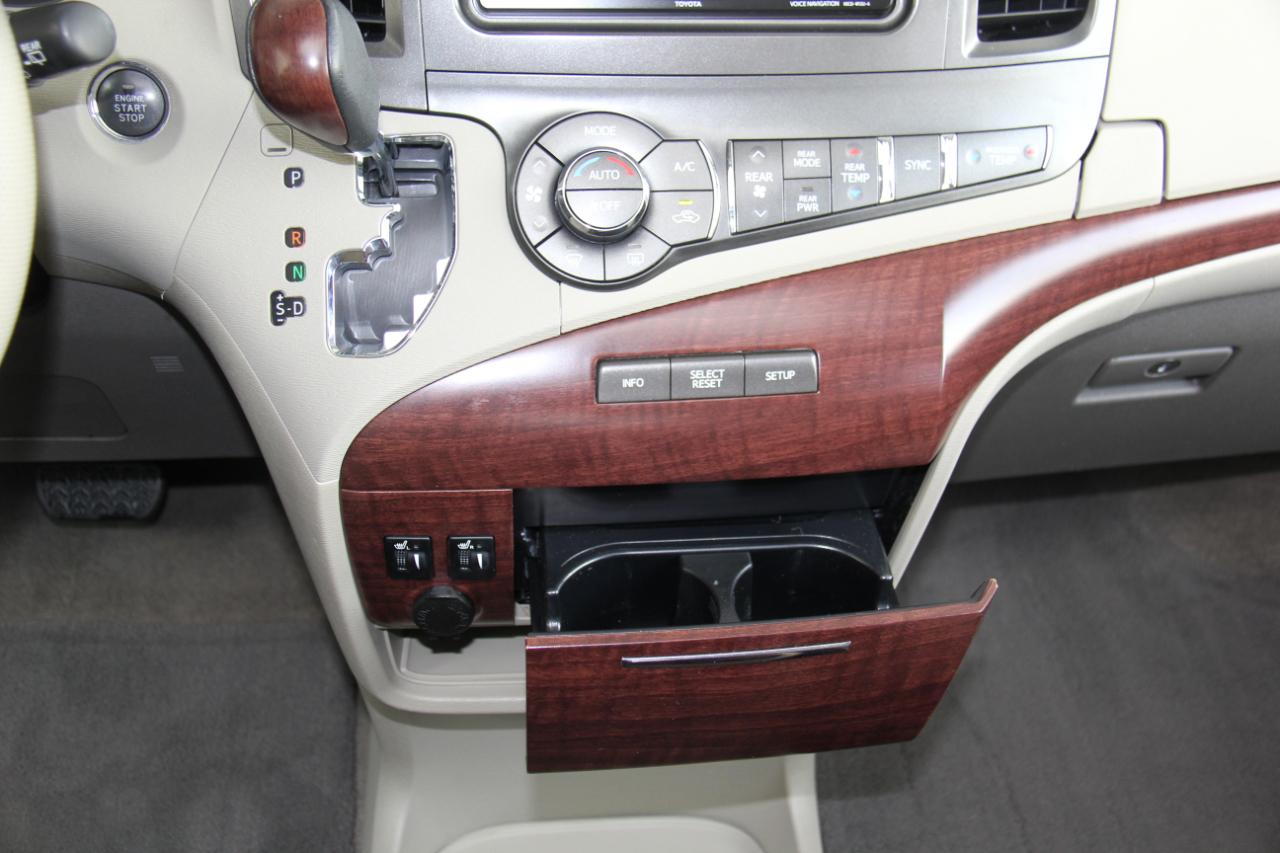 Toyota Sienna  2014