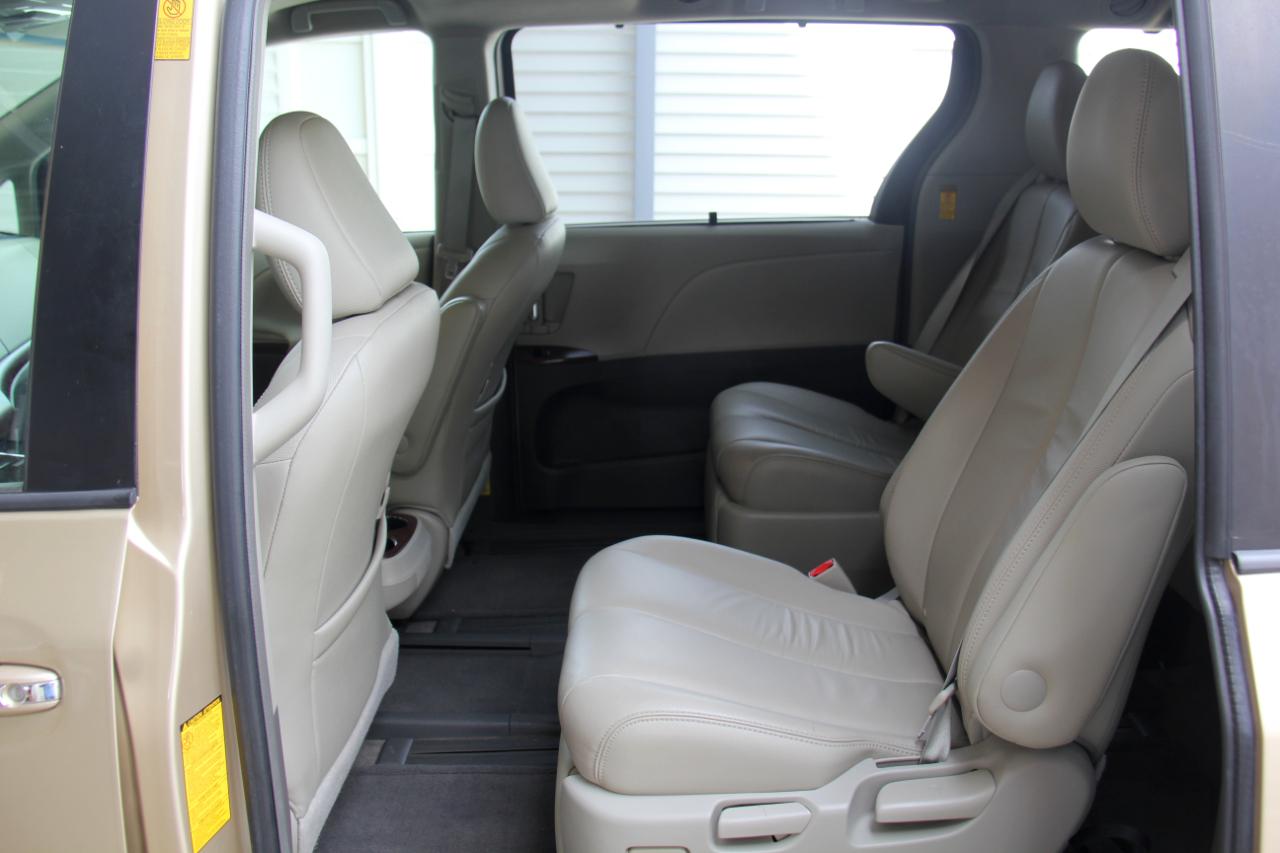Toyota Sienna  2014