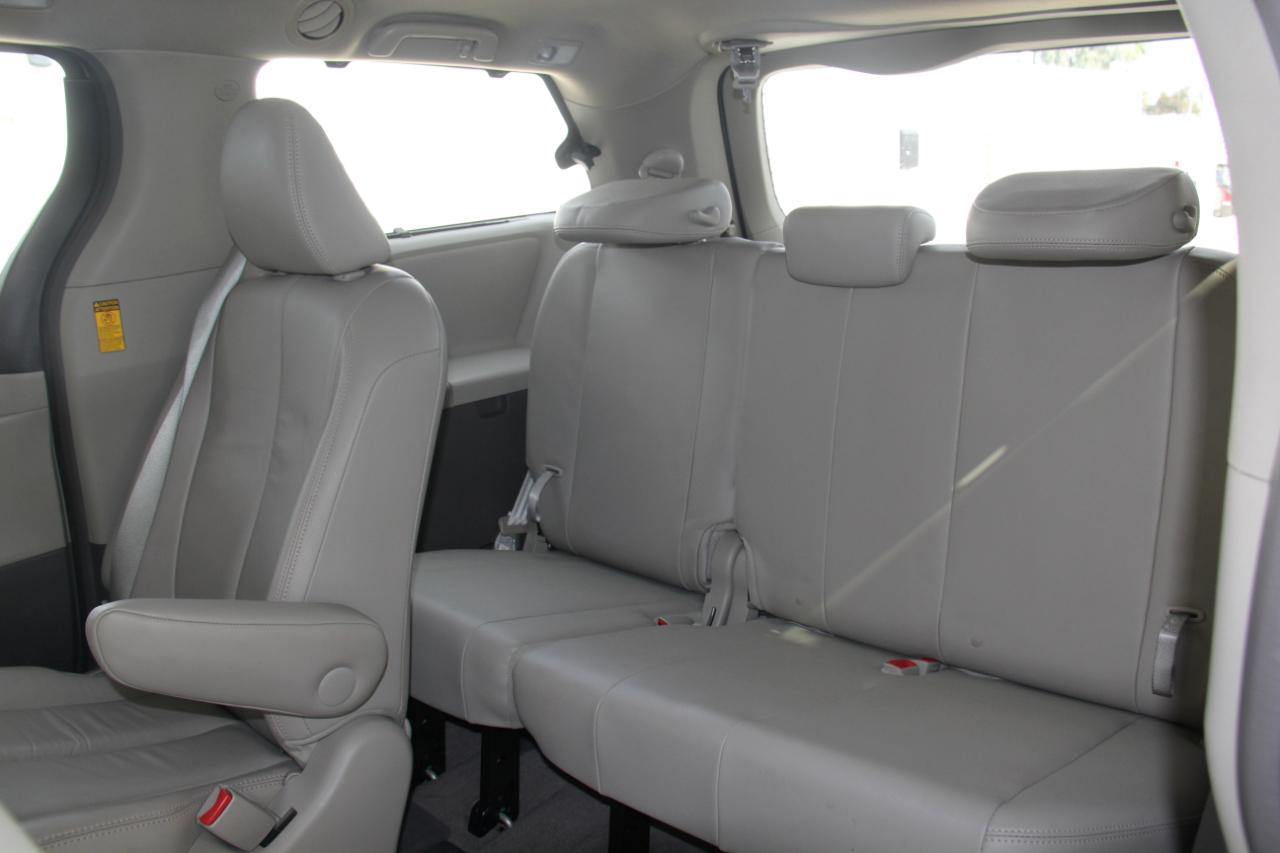 Toyota Sienna  2014