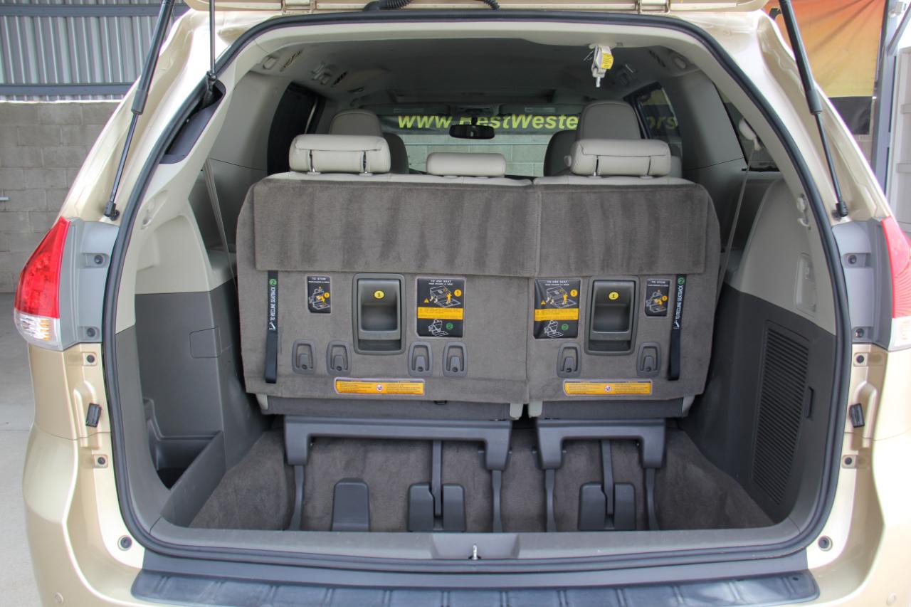 Toyota Sienna  2014