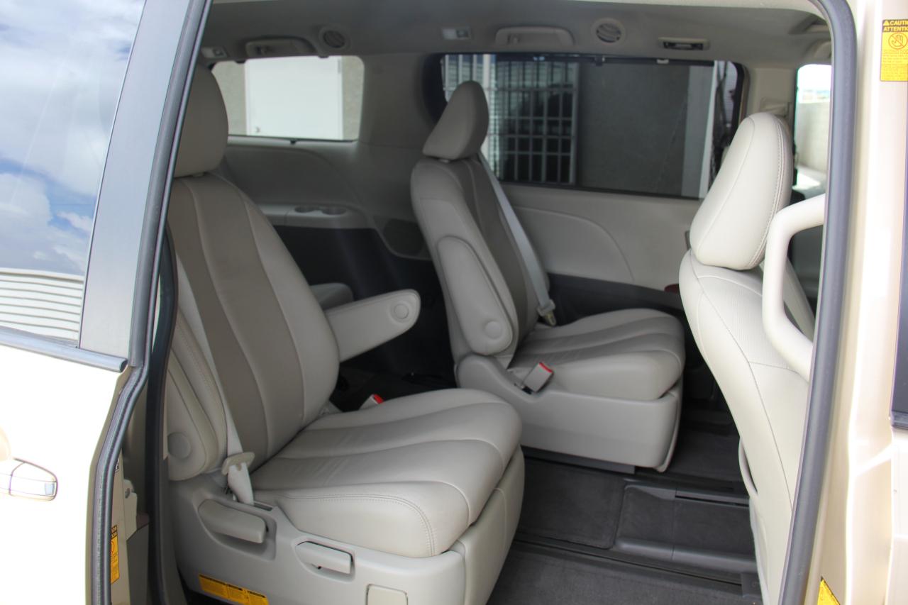 Toyota Sienna  2014