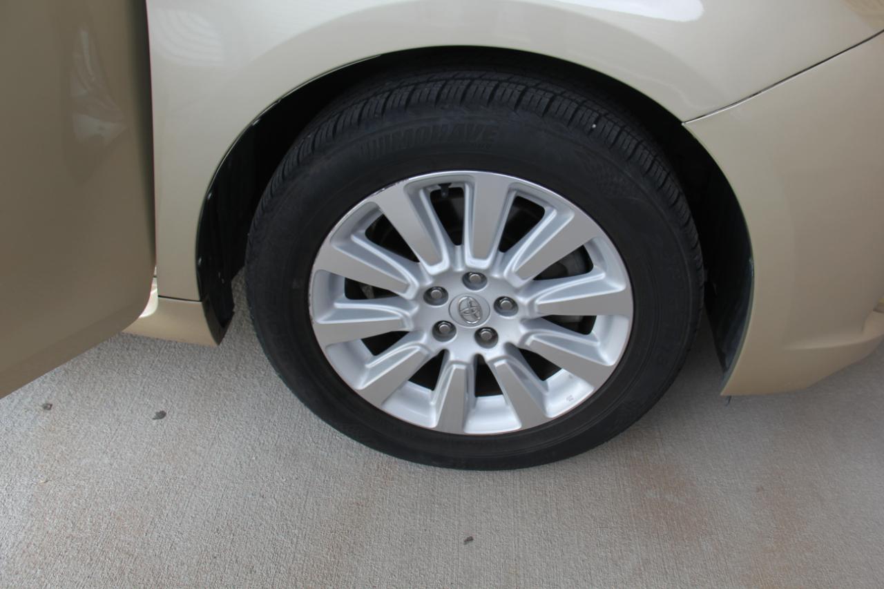 Toyota Sienna  2014