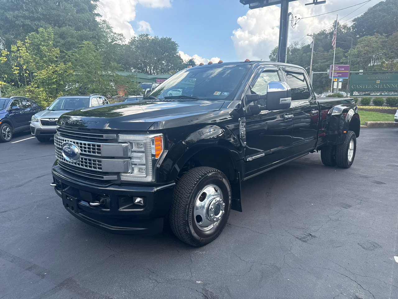 2018 Ford F-350 Platinum photo 2