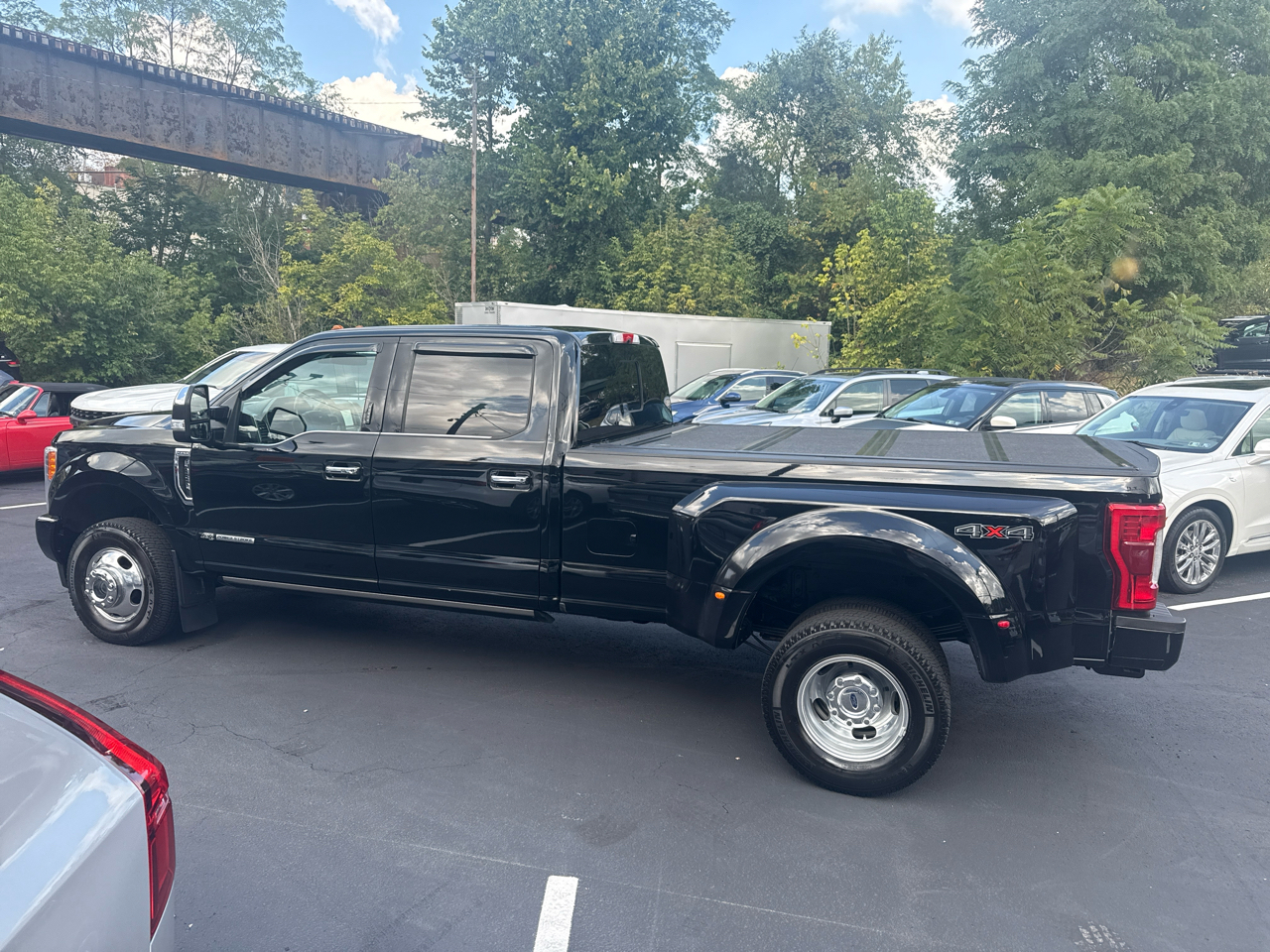 2018 Ford F-350 Platinum photo 3