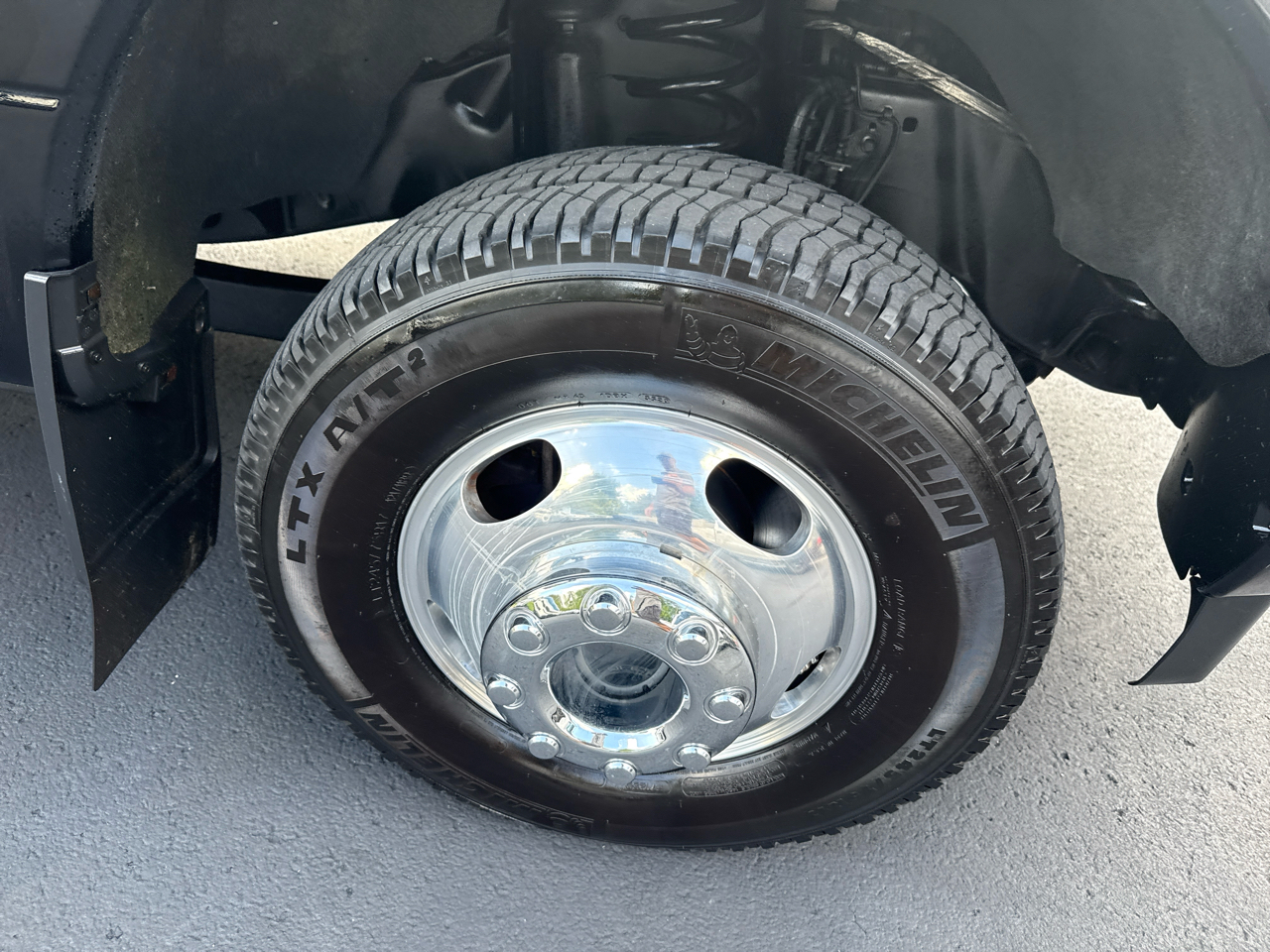 2018 Ford F-350 Platinum photo 12