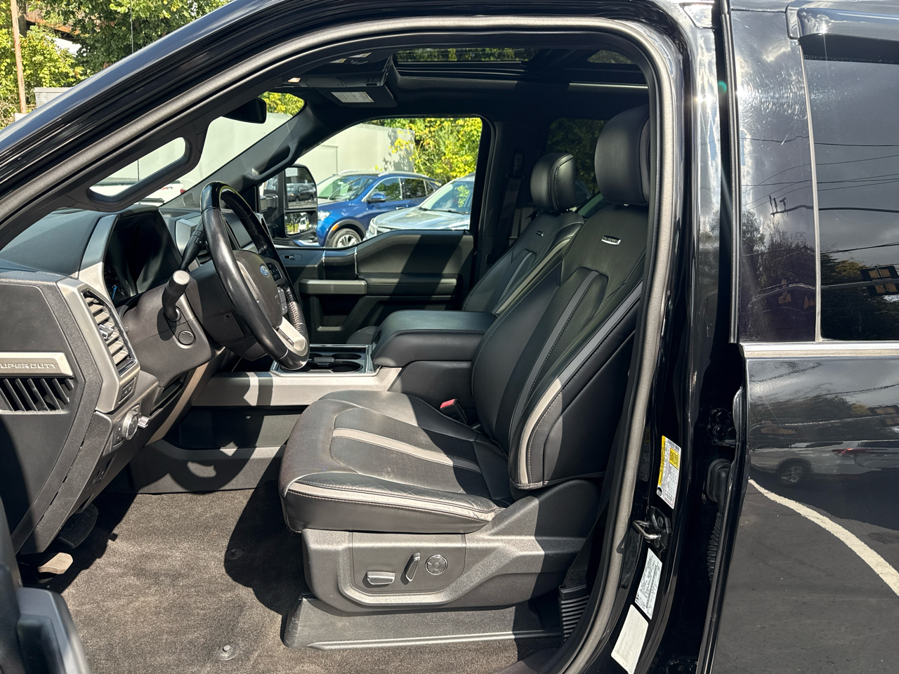 2018 Ford F-350 Platinum photo 15
