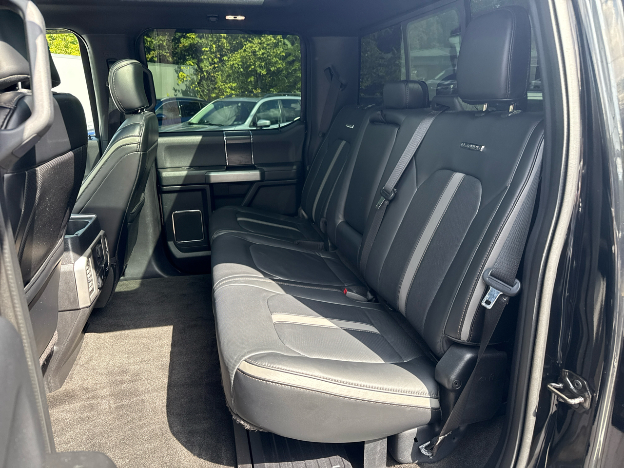 2018 Ford F-350 Platinum photo 20