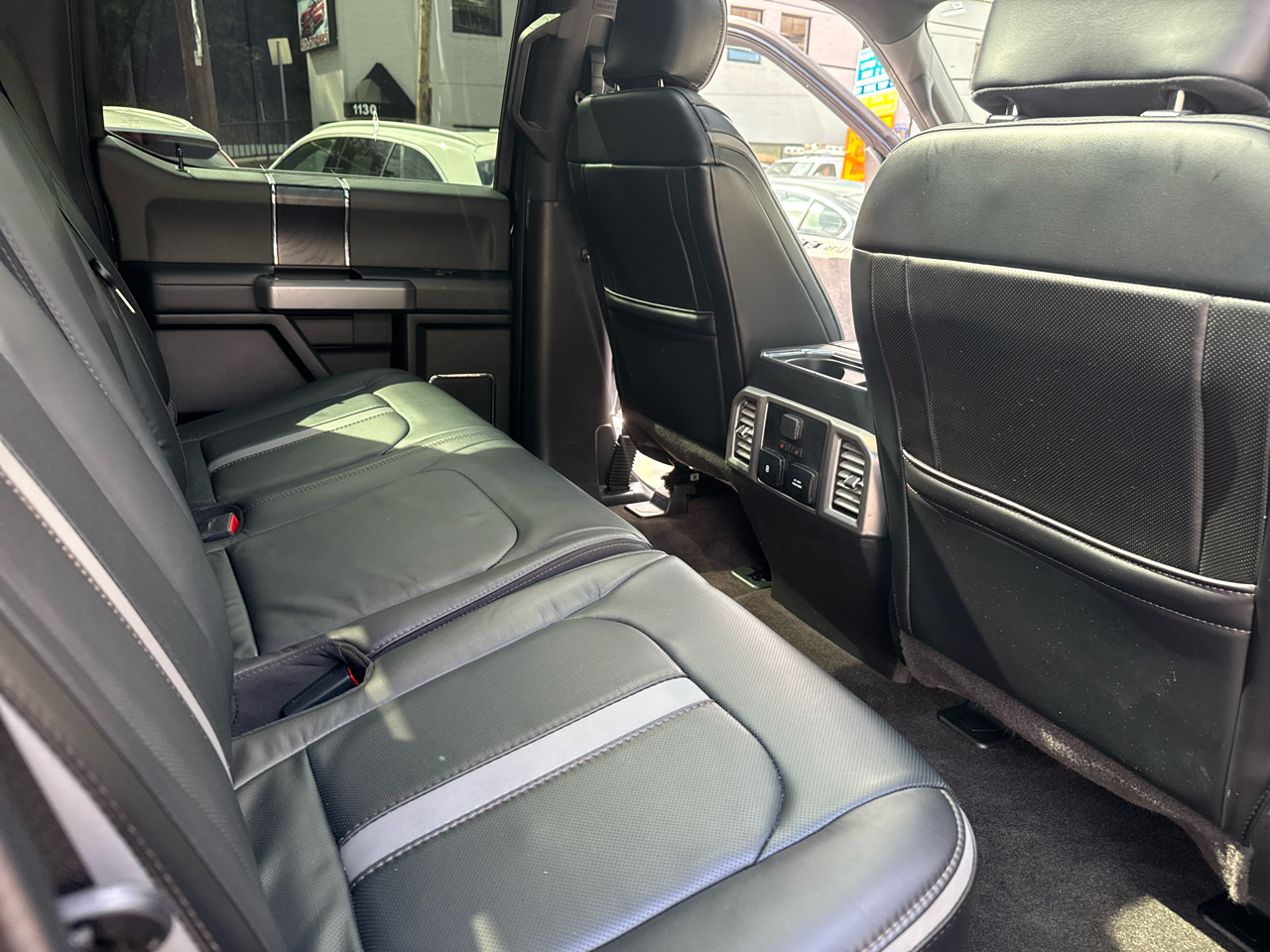 2018 Ford F-350 Platinum photo 22