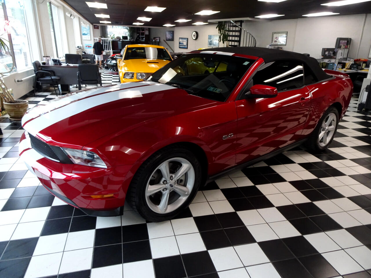 Ford Mustang GT convertible 2012