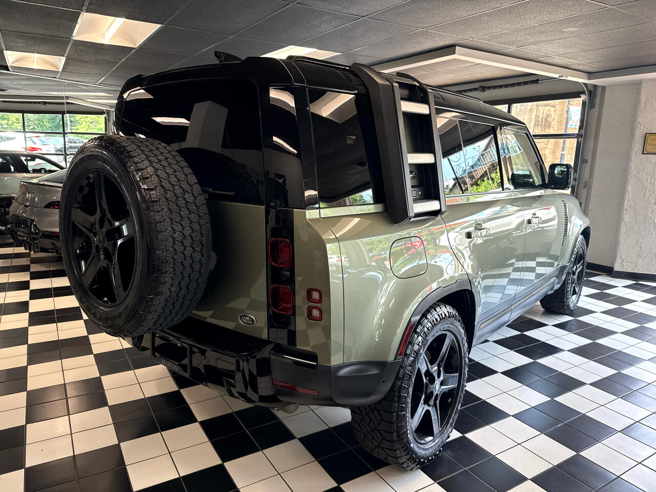 Land Rover Defender P300 110 S 2020 Land Rover Defender P300 110 S 2020