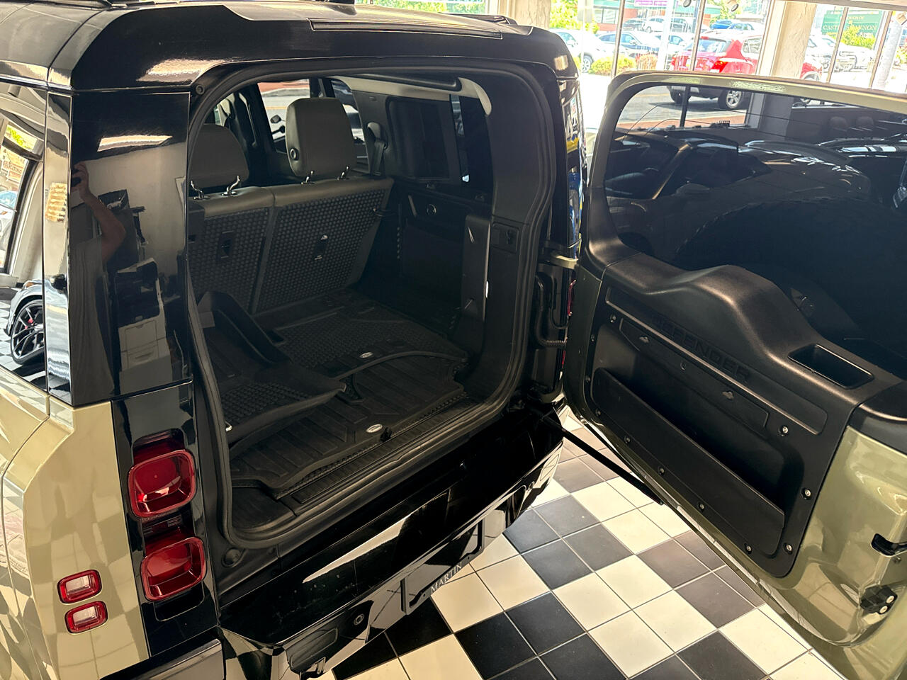 Land Rover Defender P300 110 S 2020 Land Rover Defender P300 110 S 2020