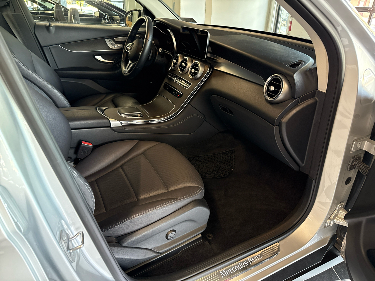 Mercedes-Benz GLC-Class GLC300 4MATIC 2020 Mercedes-Benz GLC-Class GLC300 4MATIC 2020