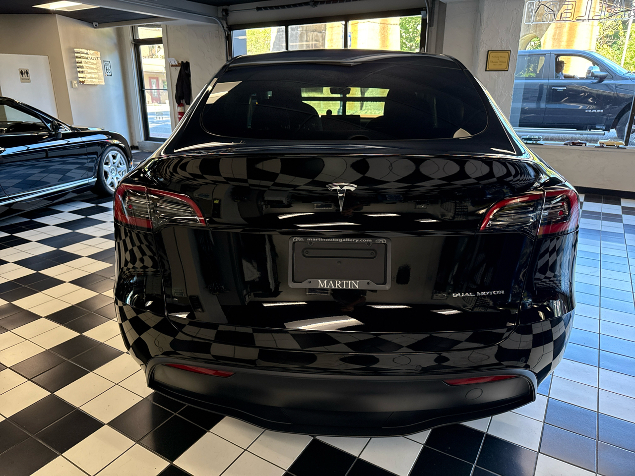 2022 Tesla Model Y Long Range photo 4