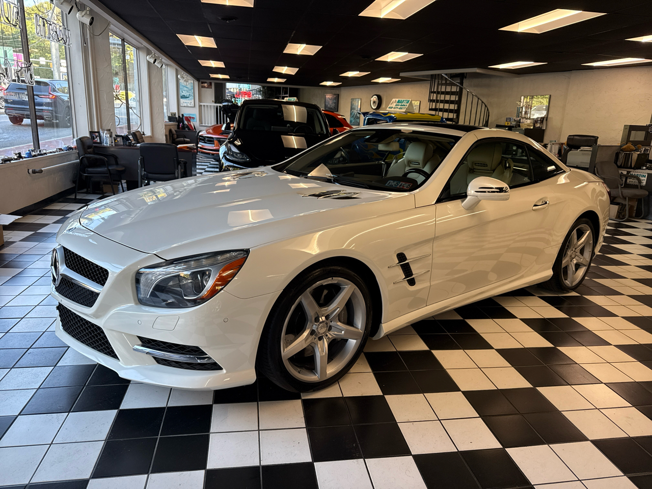2014 Mercedes Benz SL 550 photo 2