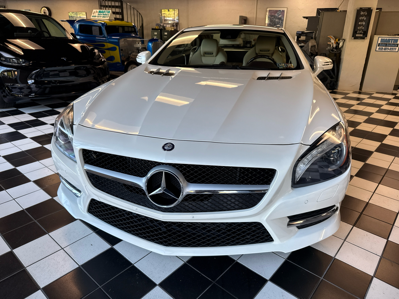 2014 Mercedes Benz SL 550 photo 3