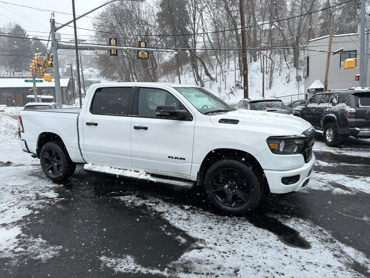 RAM 1500 Big Horn Crew Cab SWB 4WD 2023