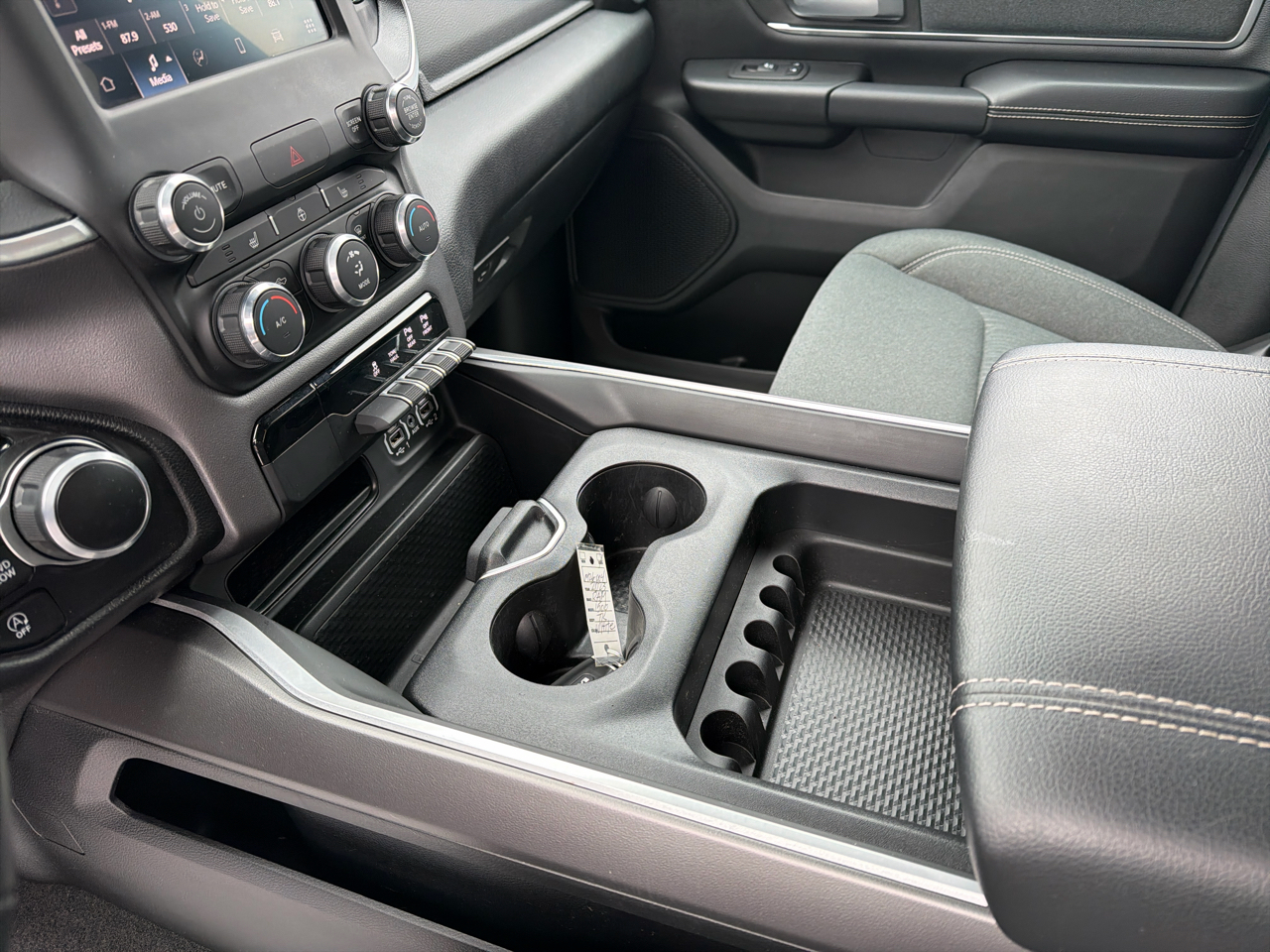 RAM 1500 Big Horn Crew Cab SWB 4WD 2023