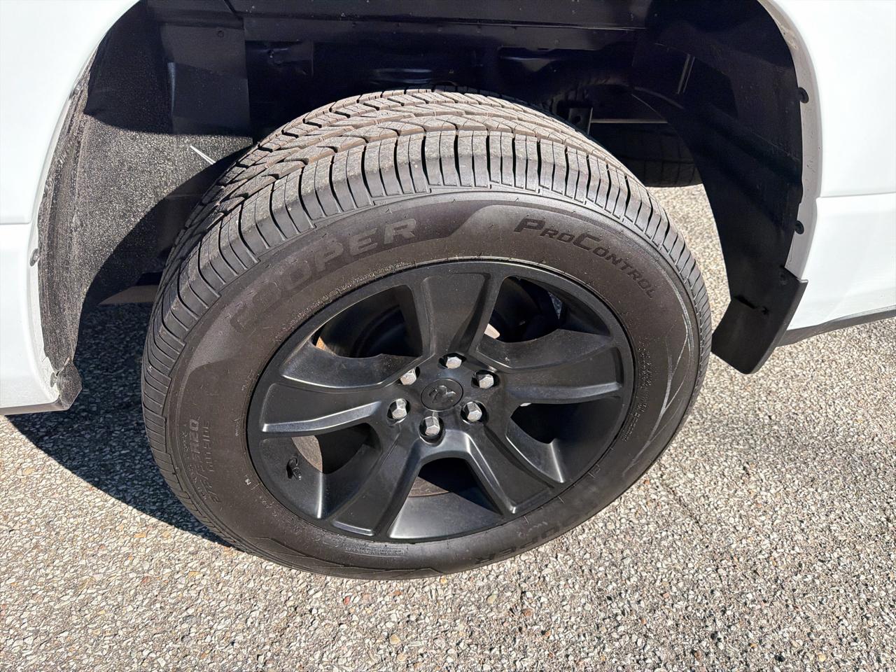 RAM 1500 Big Horn Crew Cab SWB 4WD 2023