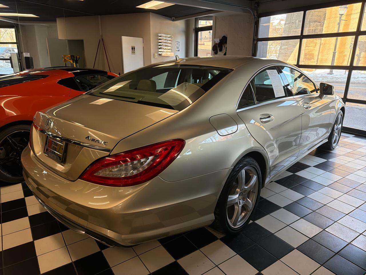 Mercedes-Benz CLS-Class CLS550 4MATIC 2012