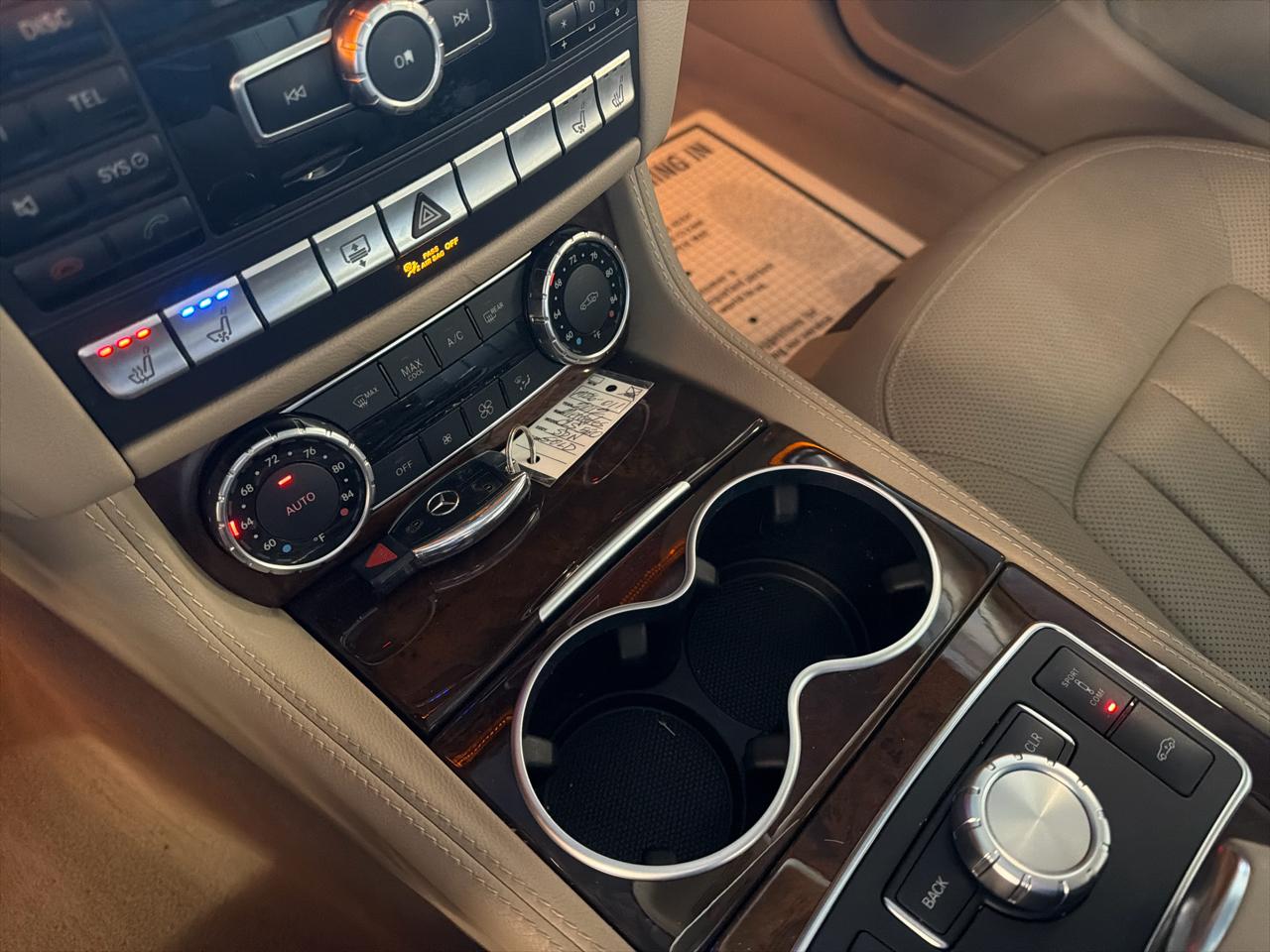 Mercedes-Benz CLS-Class CLS550 4MATIC 2012