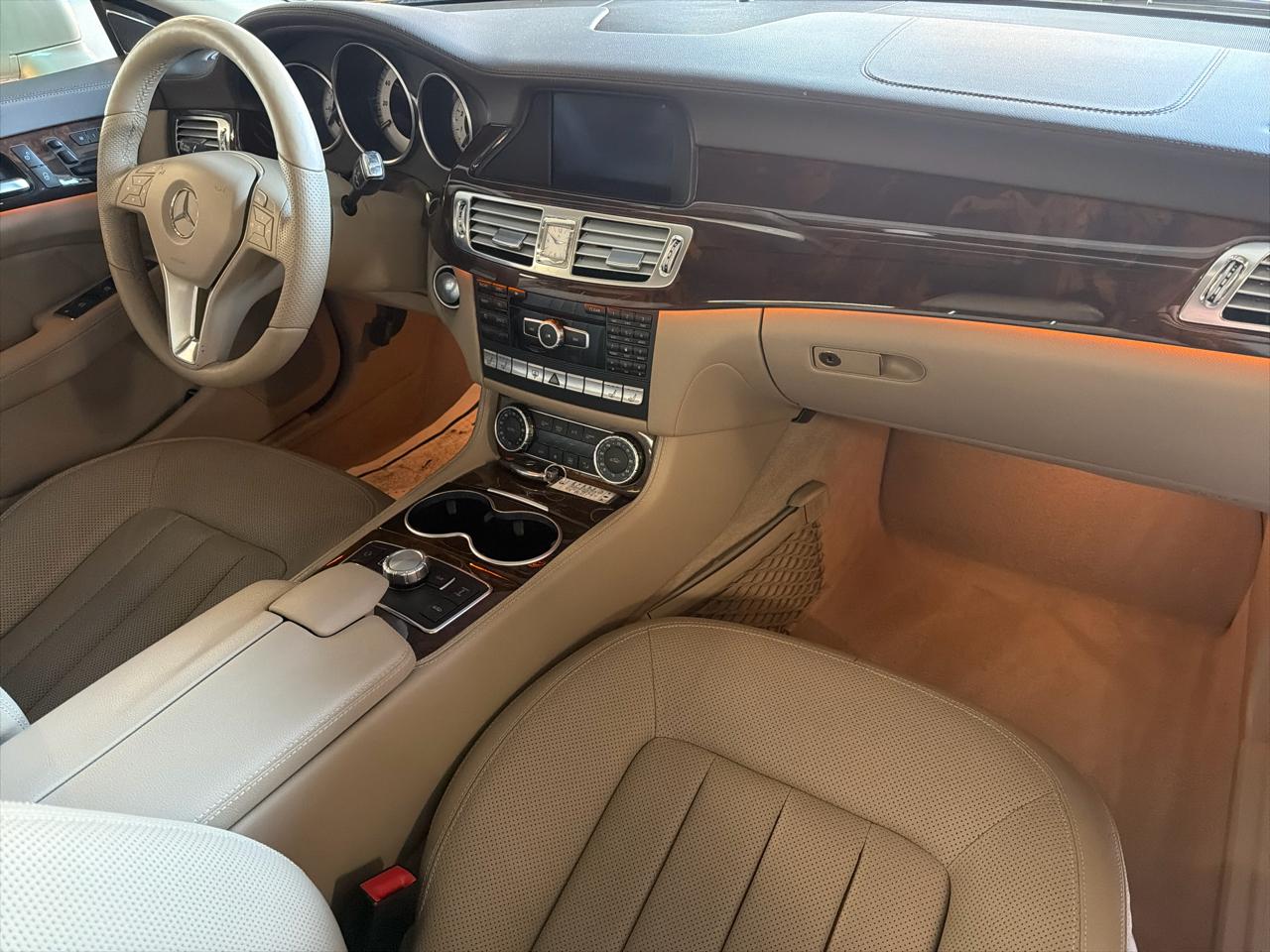 Mercedes-Benz CLS-Class CLS550 4MATIC 2012