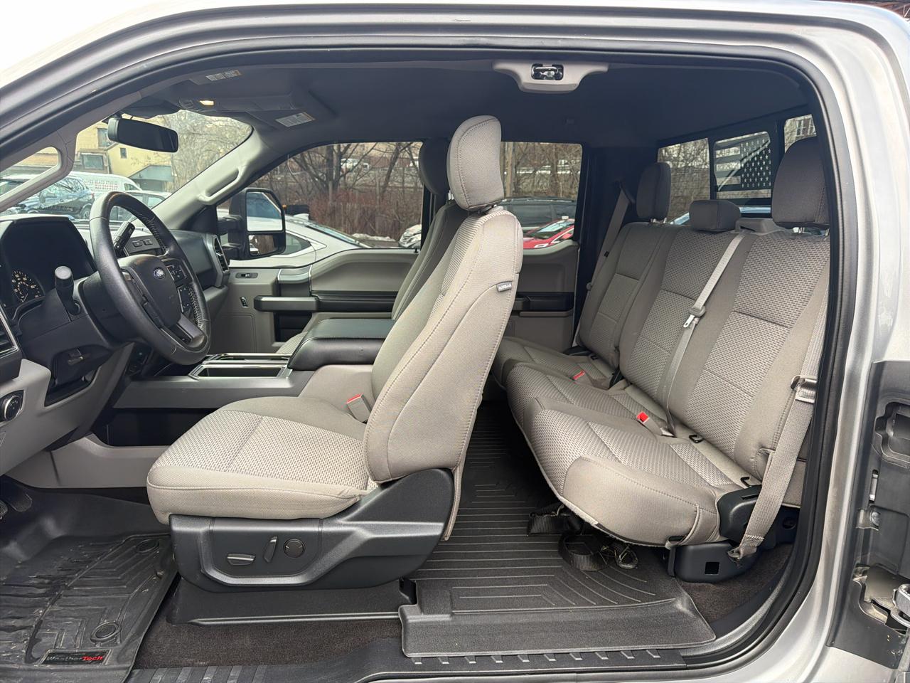 Ford F-150 Supercab 145" XLT 4WD 2020