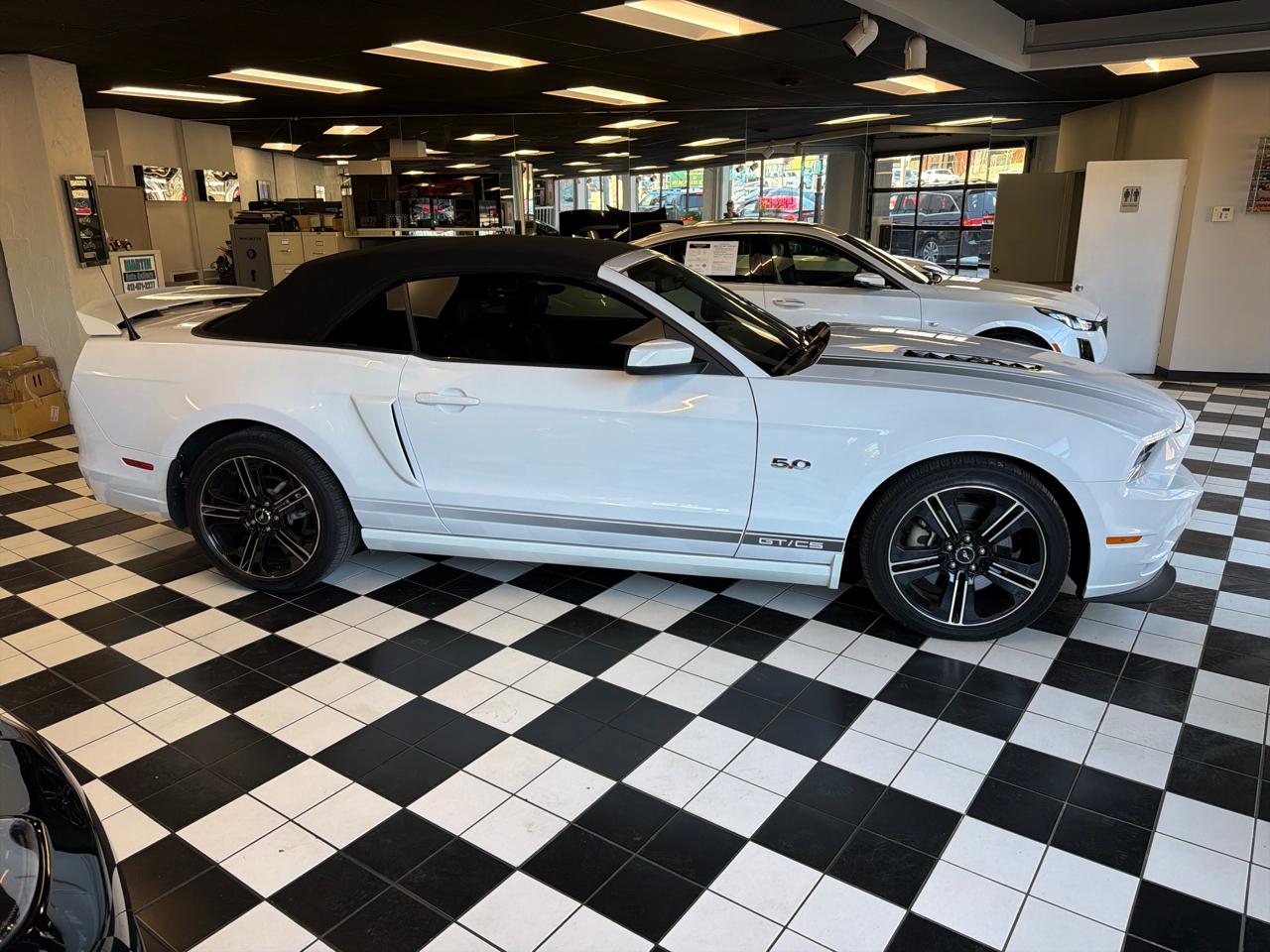 Ford Mustang GT Premium Convertible 2014