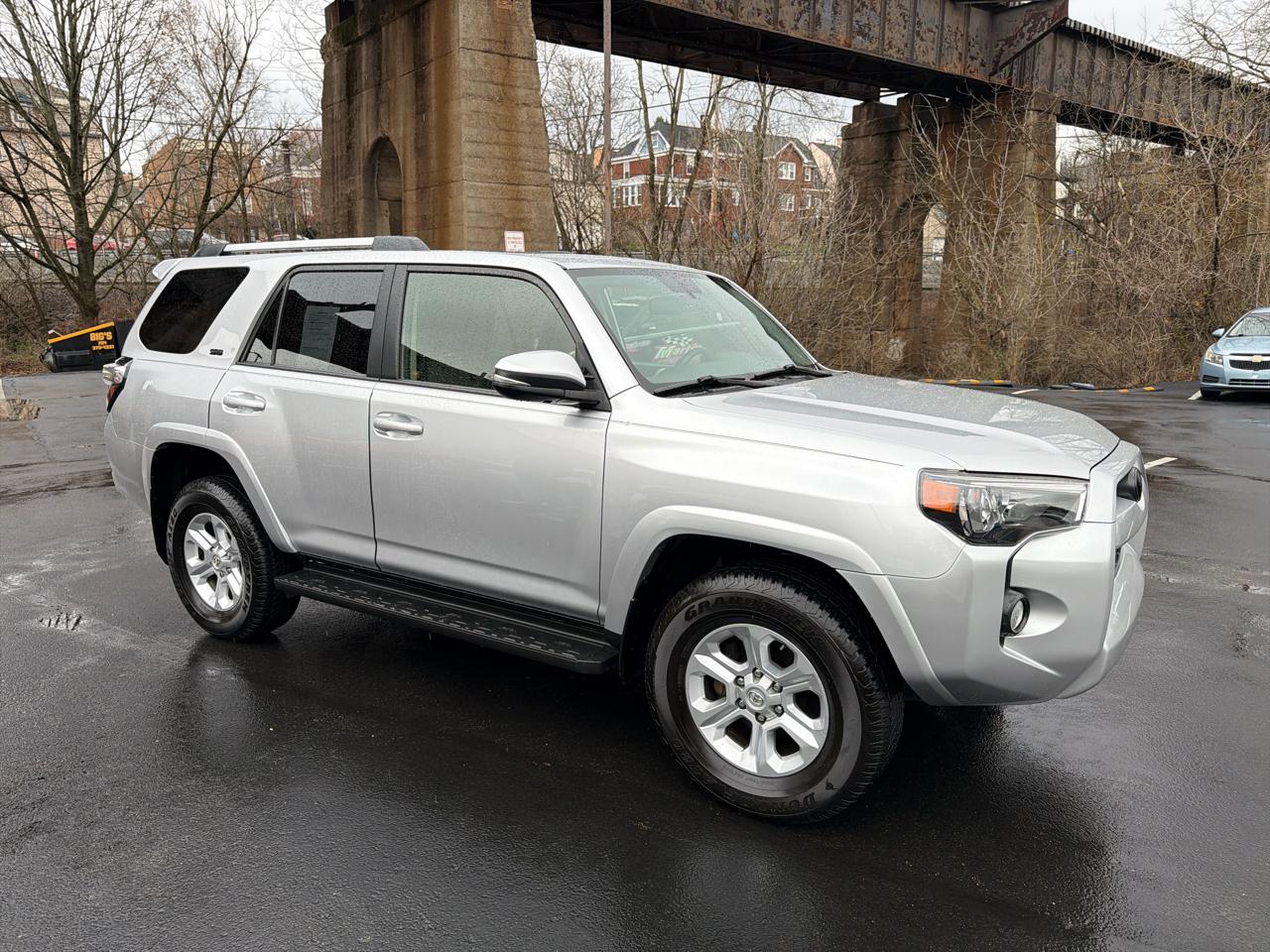 Toyota 4Runner SR5 4WD 2019