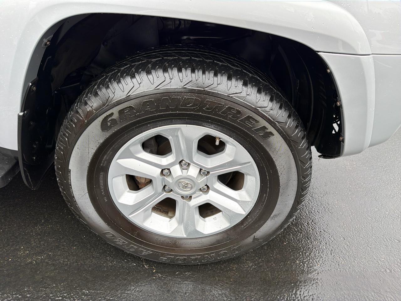 Toyota 4Runner SR5 4WD 2019