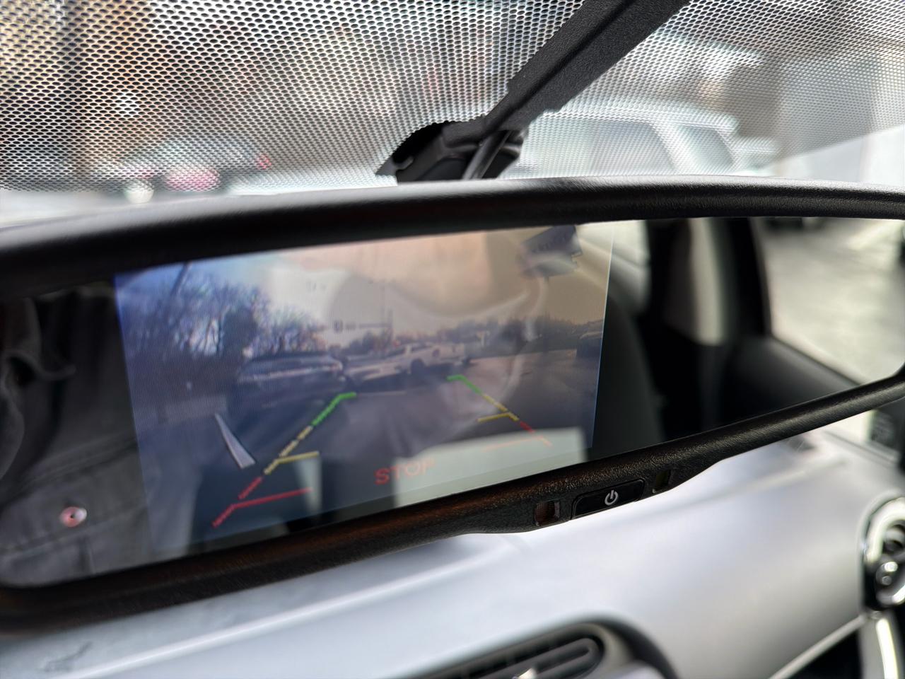 Toyota Prius c Persona 4D Hatchback 2016