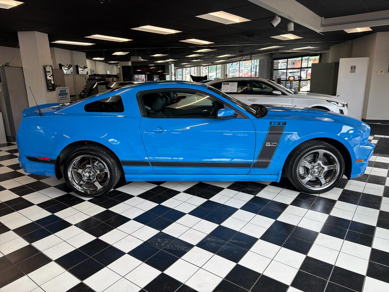 Ford Mustang GT Premium Coupe 2013