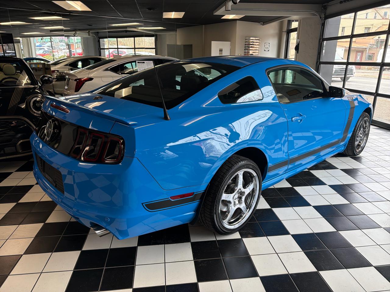 Ford Mustang GT Premium Coupe 2013