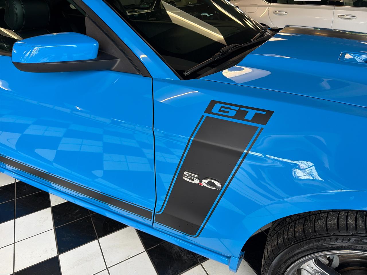 Ford Mustang GT Premium Coupe 2013