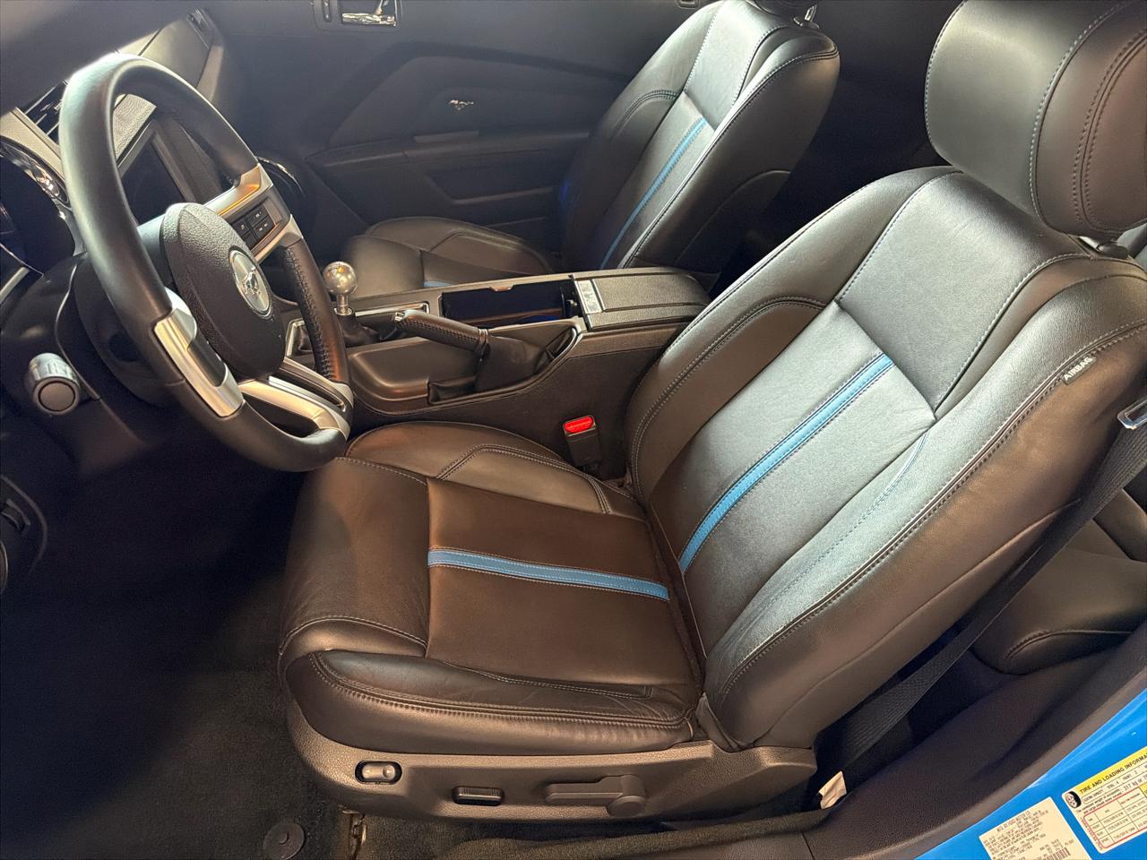 Ford Mustang GT Premium Coupe 2013