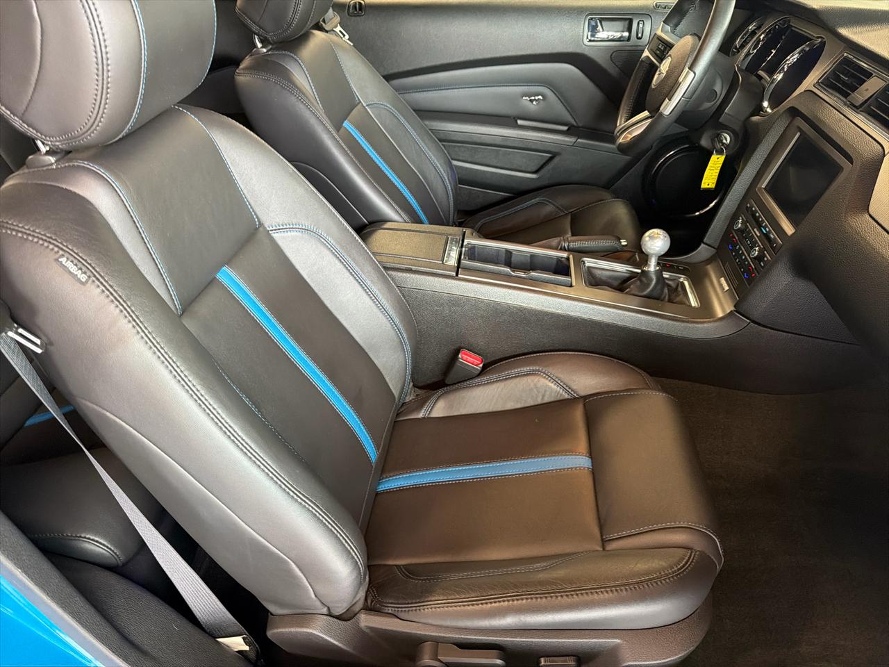 Ford Mustang GT Premium Coupe 2013