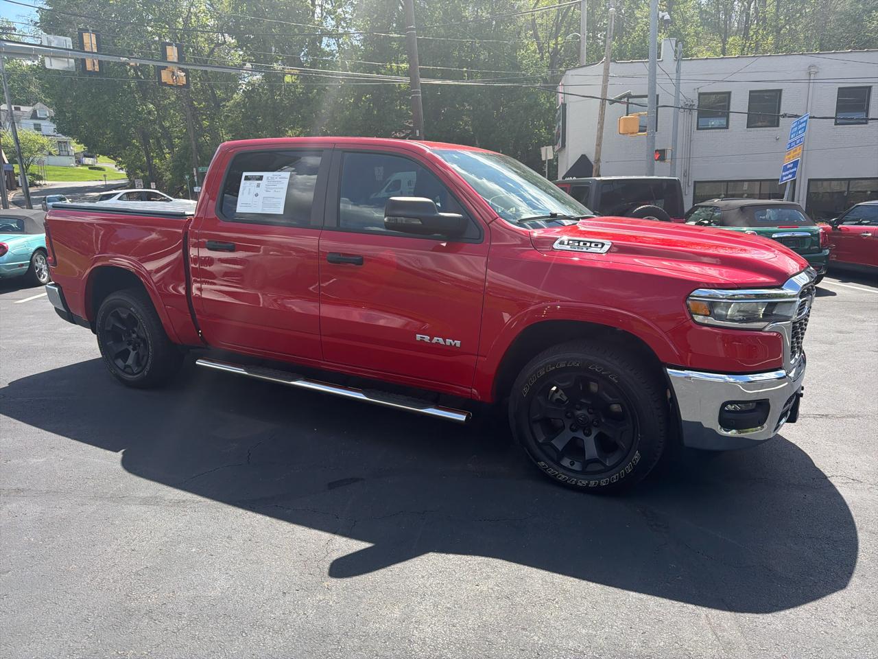 RAM 1500 Big Horn Crew Cab SWB 4WD 2025